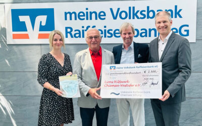 Meine Volksbank Raiffeisenbank unterstützt Lions Club Chiemsee-Westufer bei der Realisation des Tastmodells Herrenchiemsee